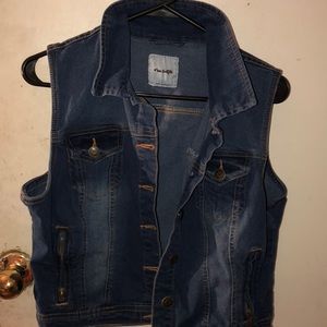 No sleeves jean jacket